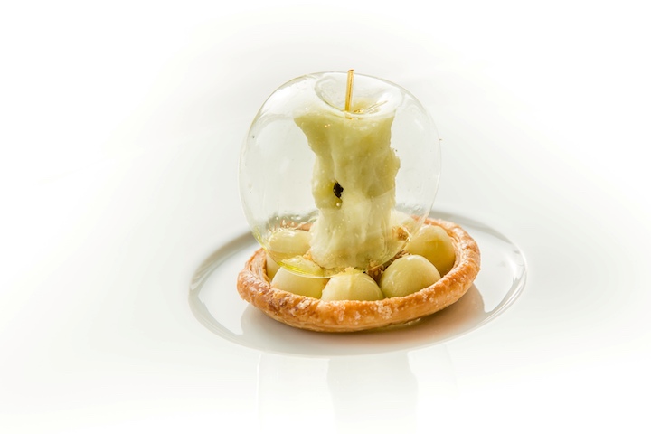 Green Apple dessert by Richard van Oostenbrugge