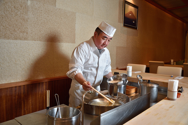 https://robert-parker-michelin-sg-prod.s3.amazonaws.com/media/image/2017/08/22/600b4c181d584428bbfab2b703e5ec36_Chef+Seki.jpg
