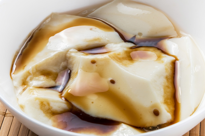 Soya beancurd is the perfect blank canvas for a variety of toppings, including this version with gula melaka syrup