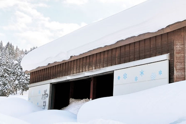 A snow-covered Yukimuro. (Pic: Echigo Yukimuro-ya website)